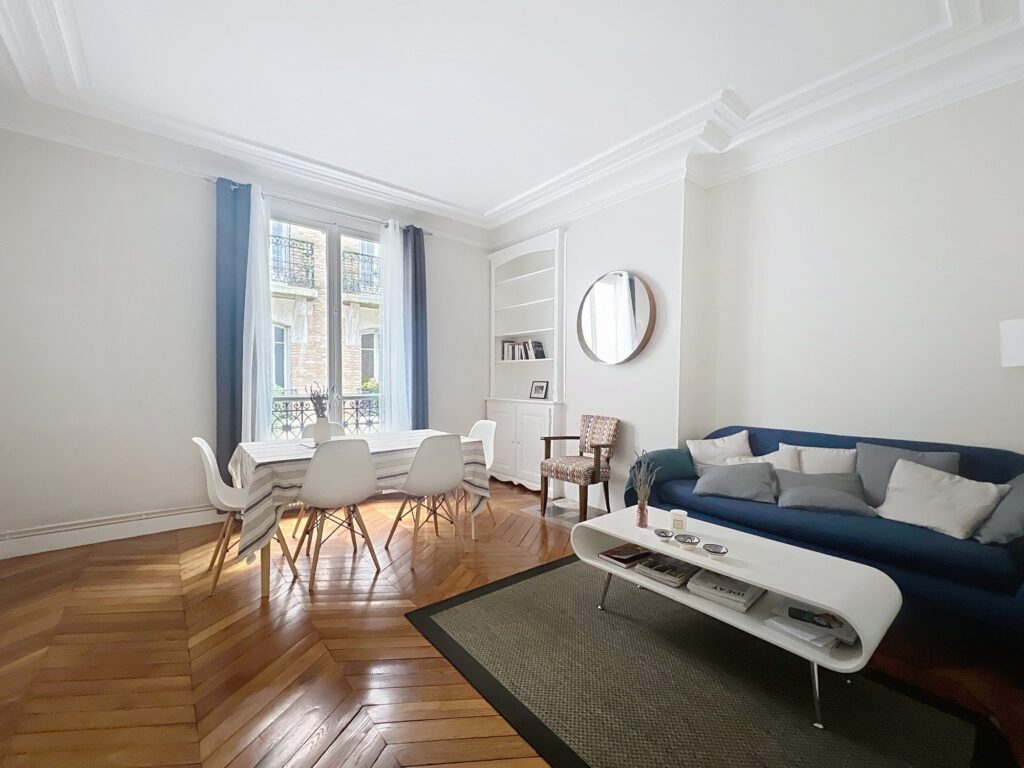 Paris 15 –  Métro Vaugirard – 3 pièces refait à neuf